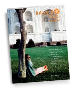 2016 Fall Integral Yoga Magazine cover